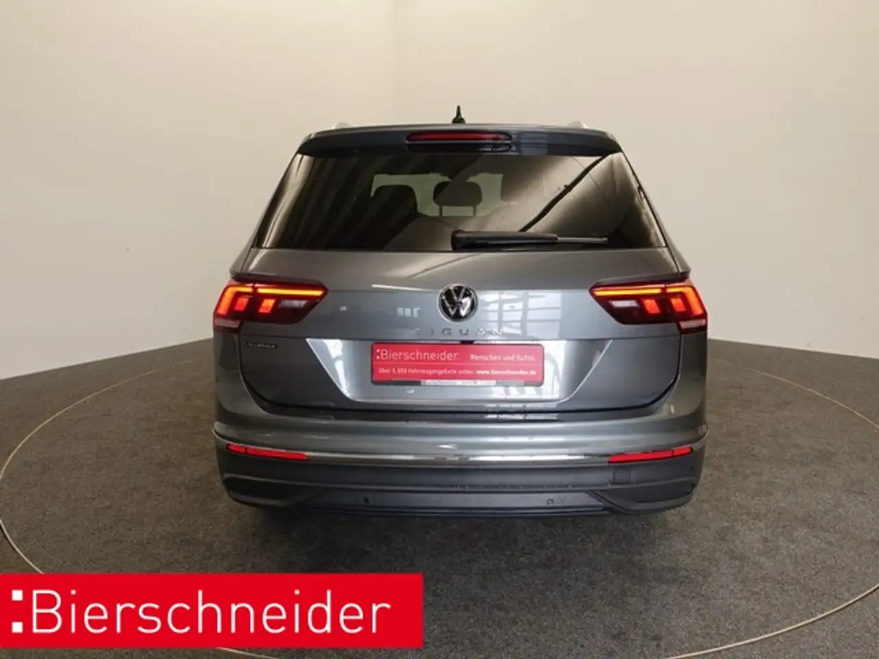 Volkswagen Tiguan 8