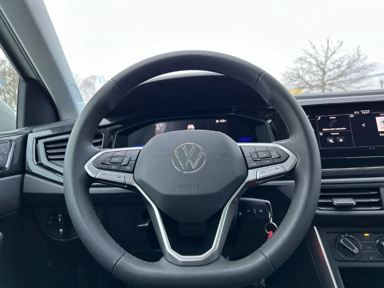 Volkswagen Polo VI 10