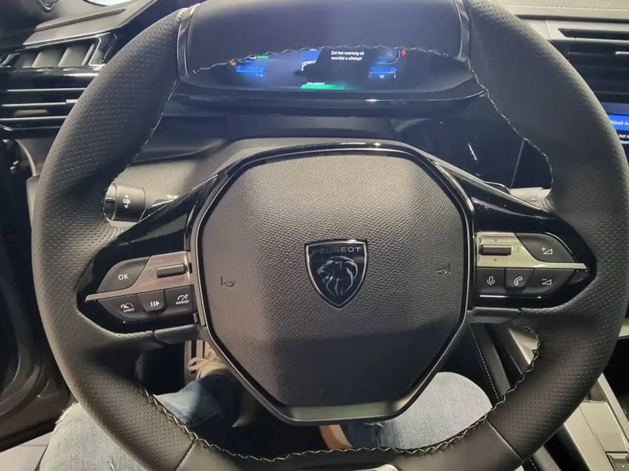 Peugeot 408 1 12