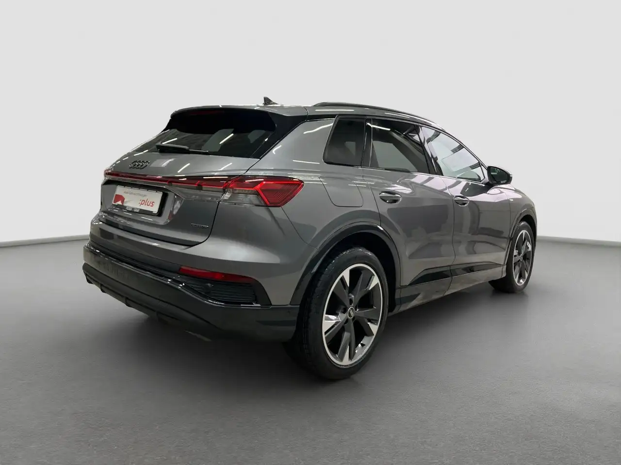Audi Q4 6