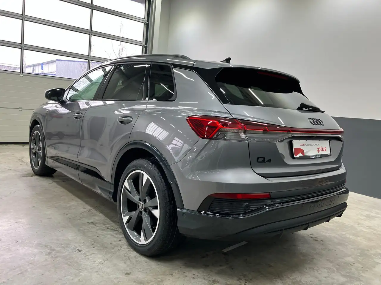 Audi Q4 7