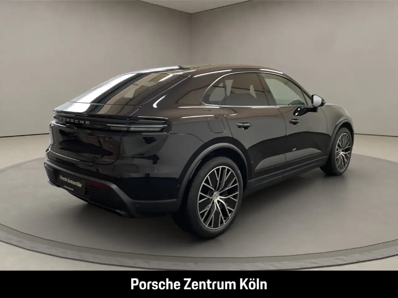 Porsche Macan 4 5