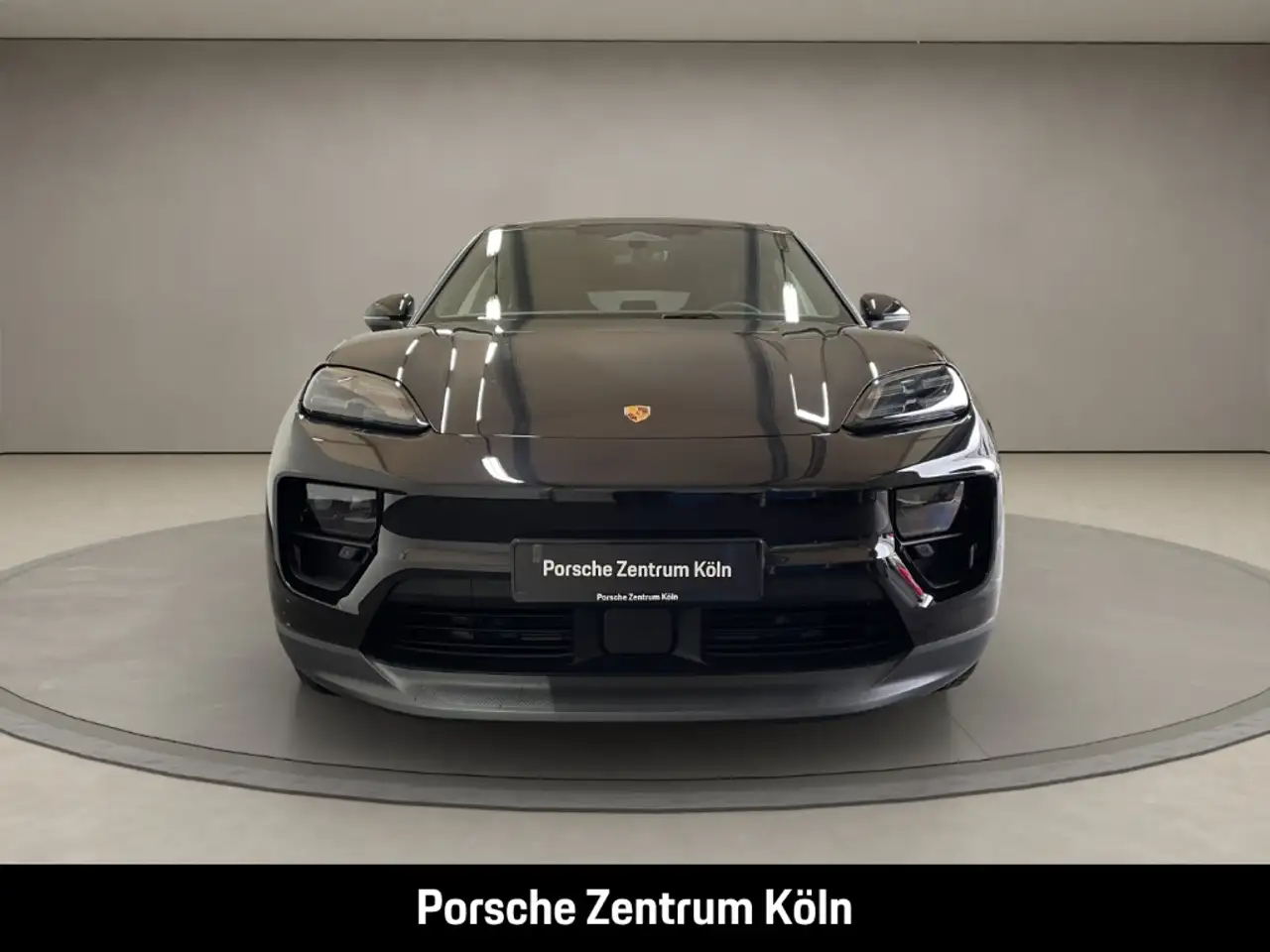 Porsche Macan 4 8