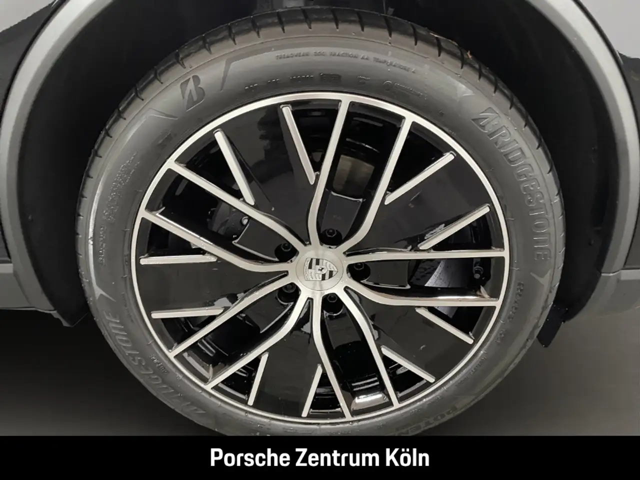 Porsche Macan 4 9