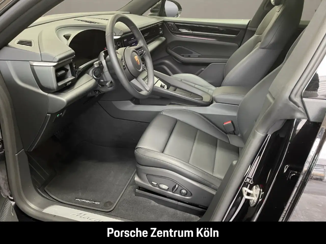 Porsche Macan 4 13