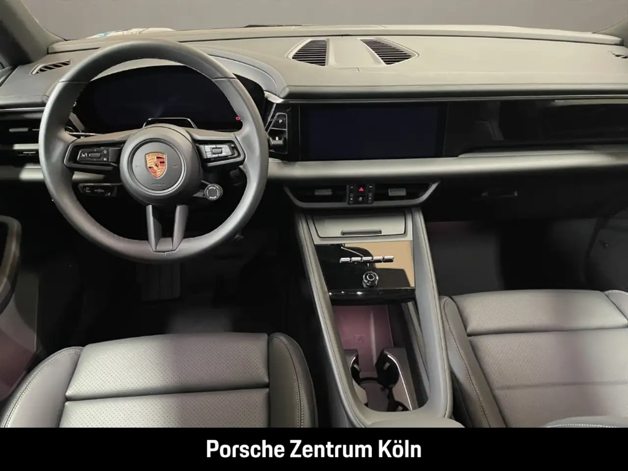 Porsche Macan 4 14