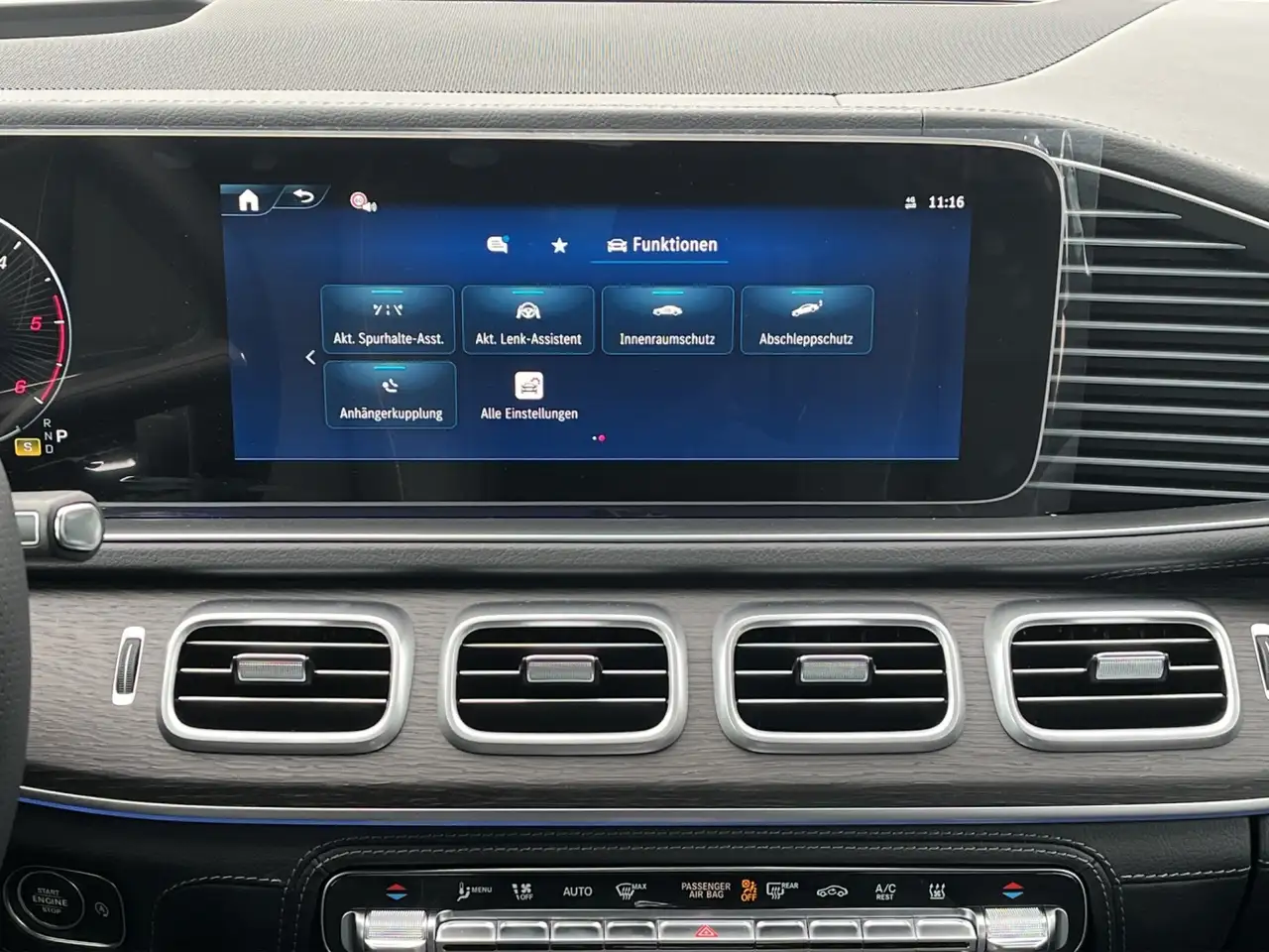 Mercedes-Benz GLS 450 11