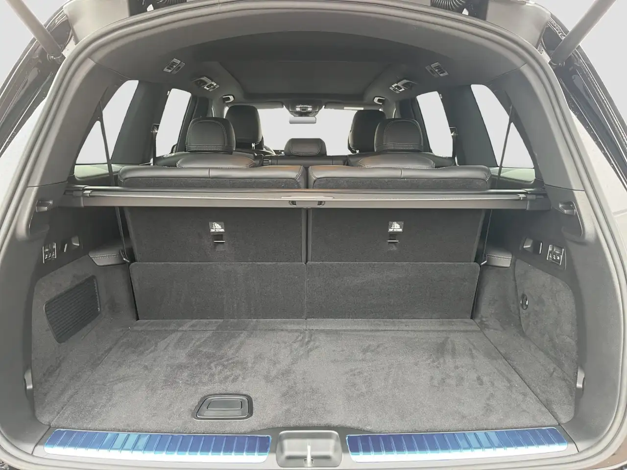 Mercedes-Benz GLS 450 16