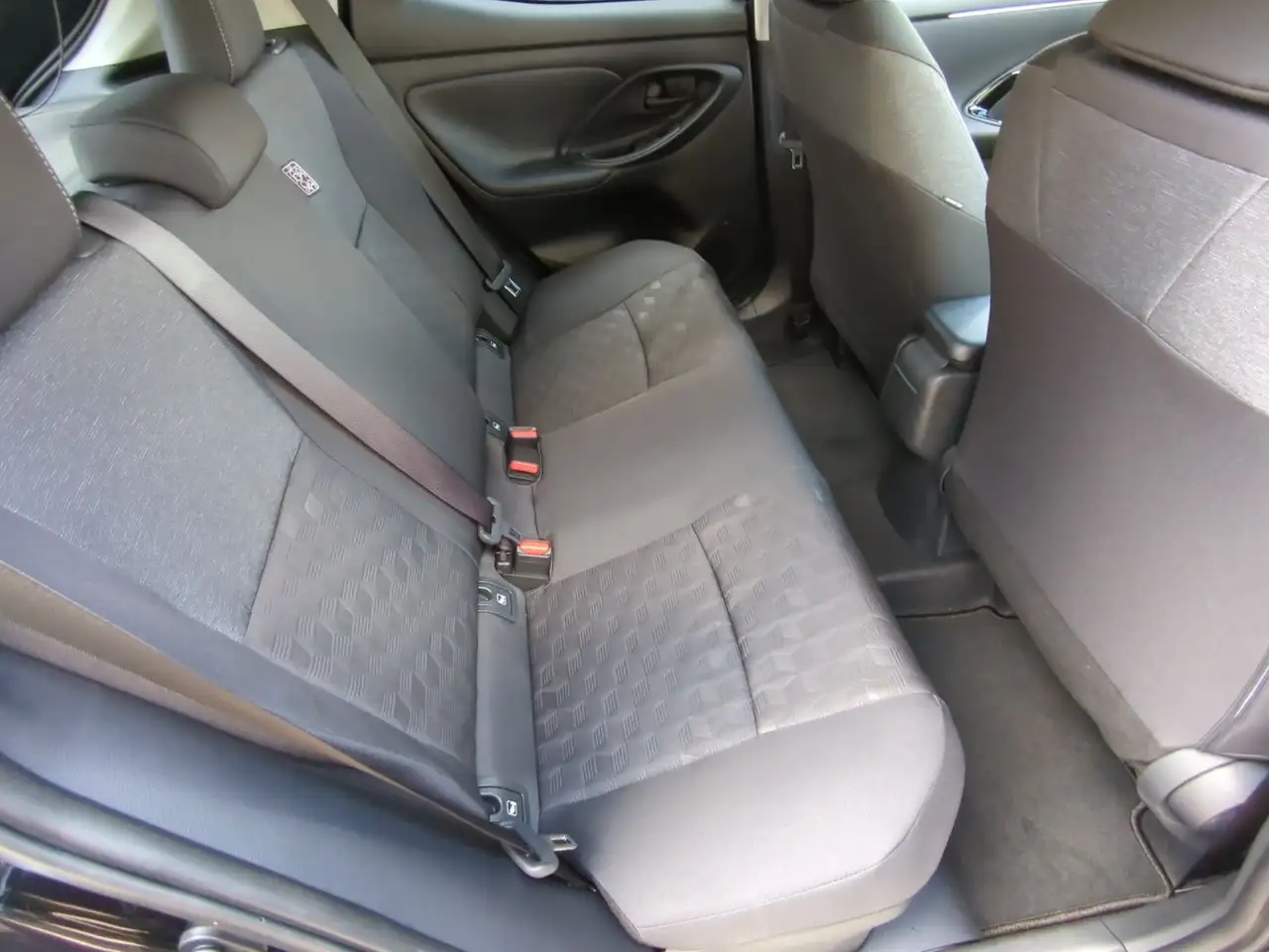 Toyota Yaris 16
