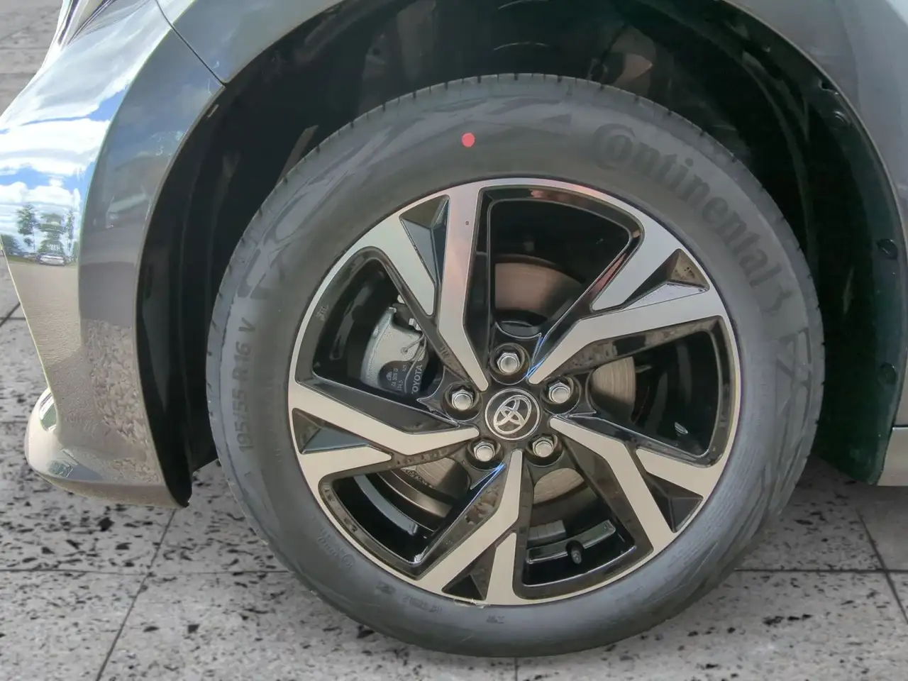 Toyota Yaris 8