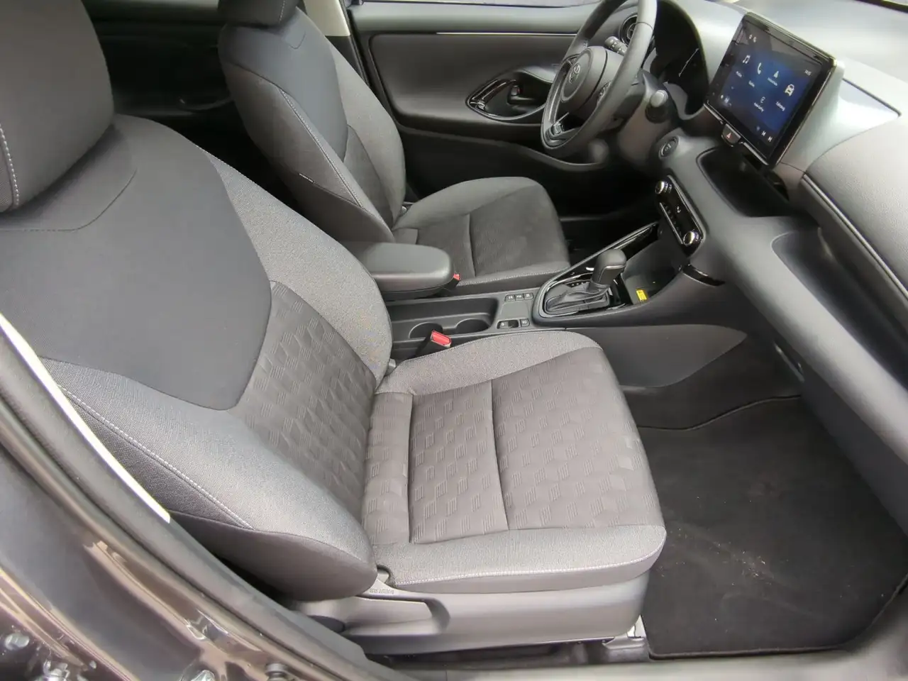 Toyota Yaris 13