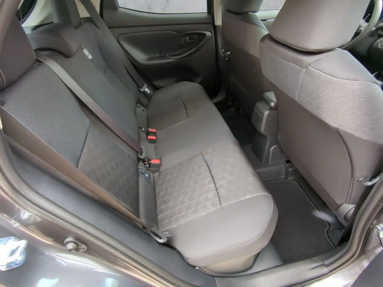 Toyota Yaris 16