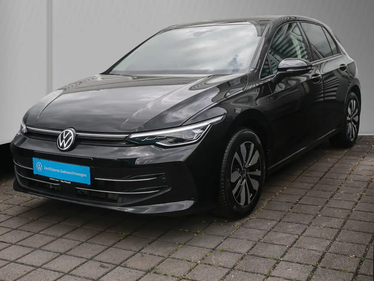 Volkswagen Golf VIII 3
