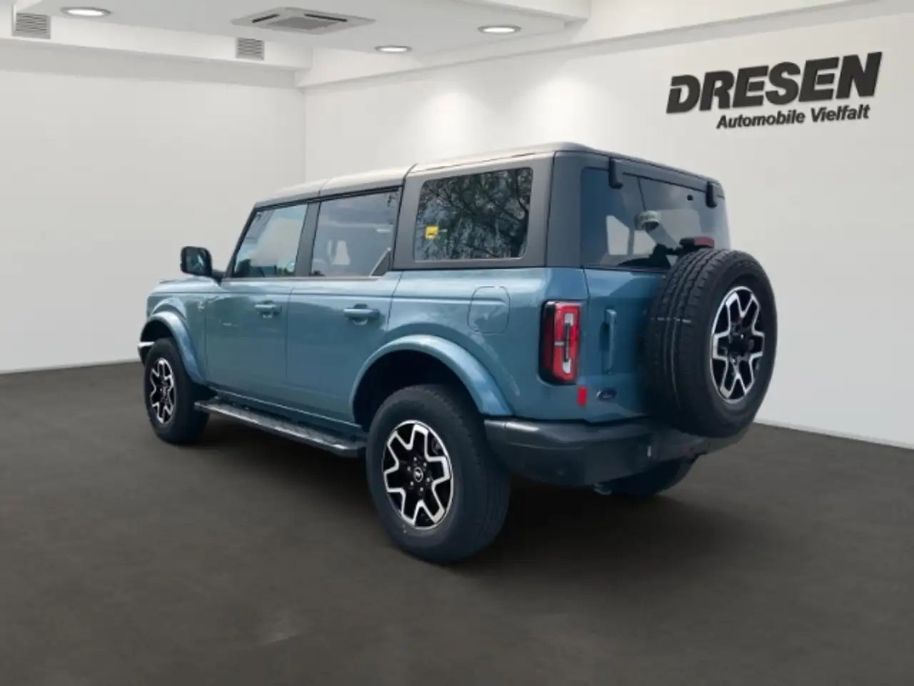 Ford Bronco 4