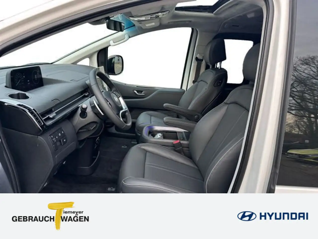 Hyundai STARIA 10