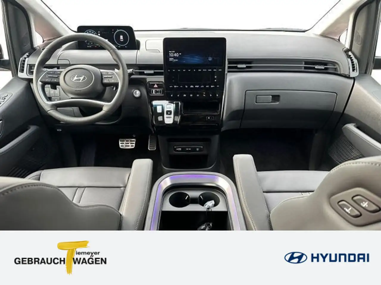 Hyundai STARIA 12