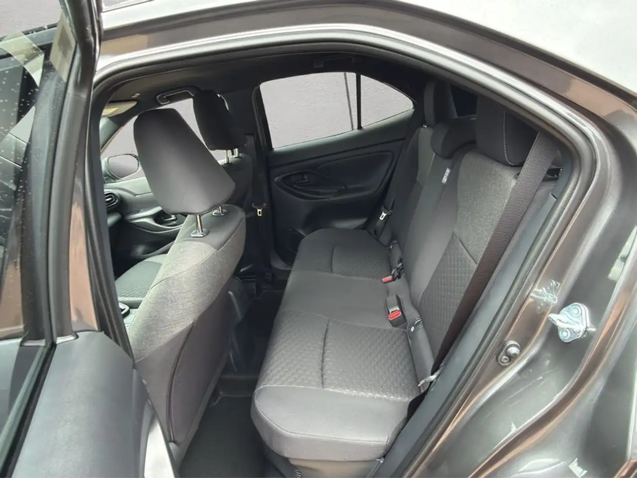 Toyota Yaris 16