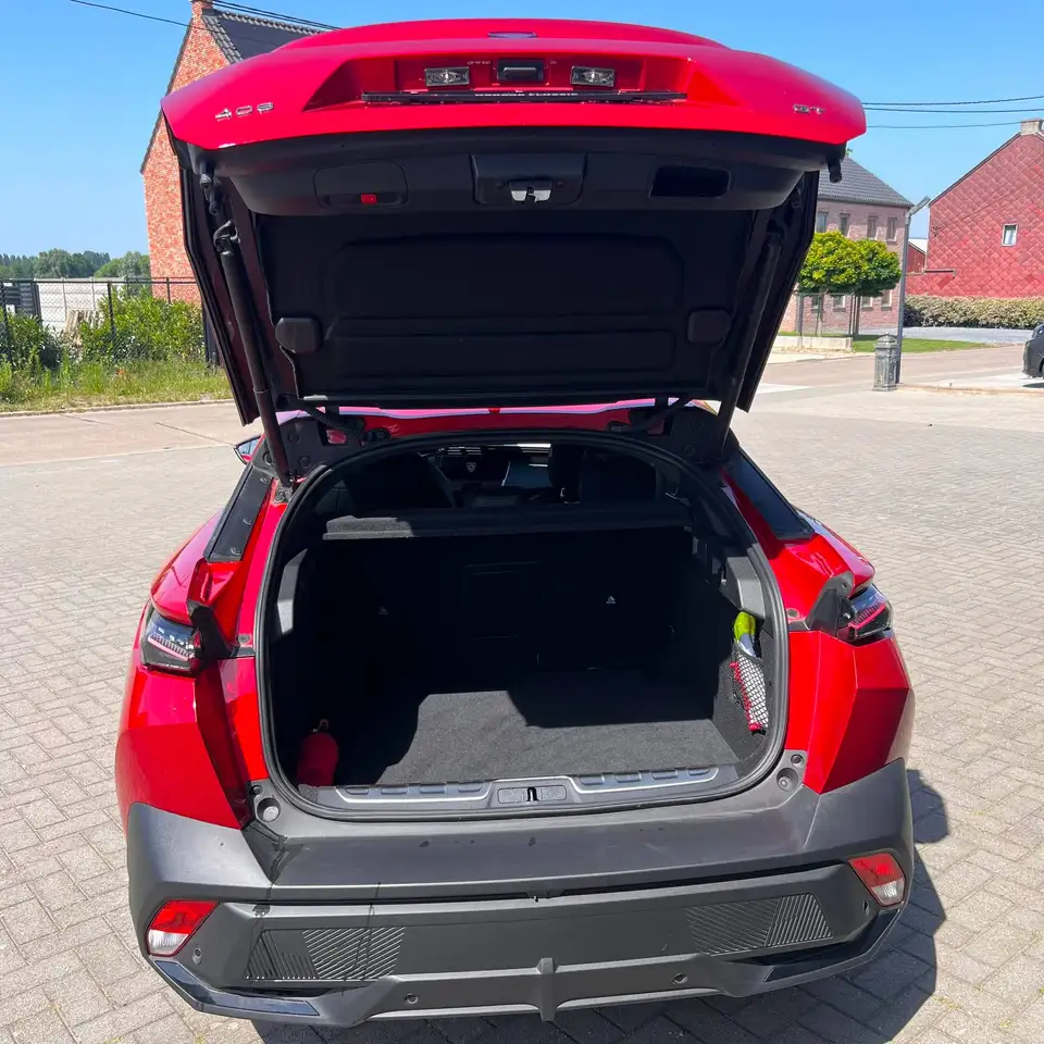 Peugeot 408 6