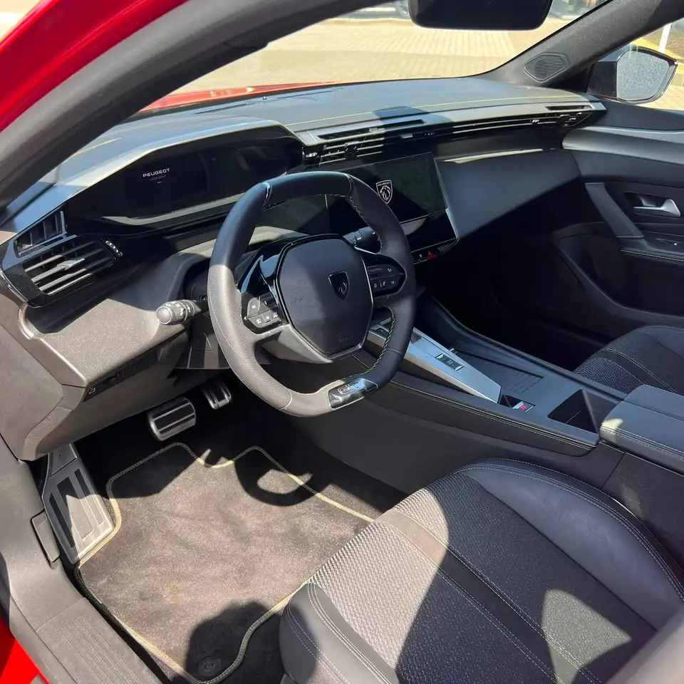 Peugeot 408 7