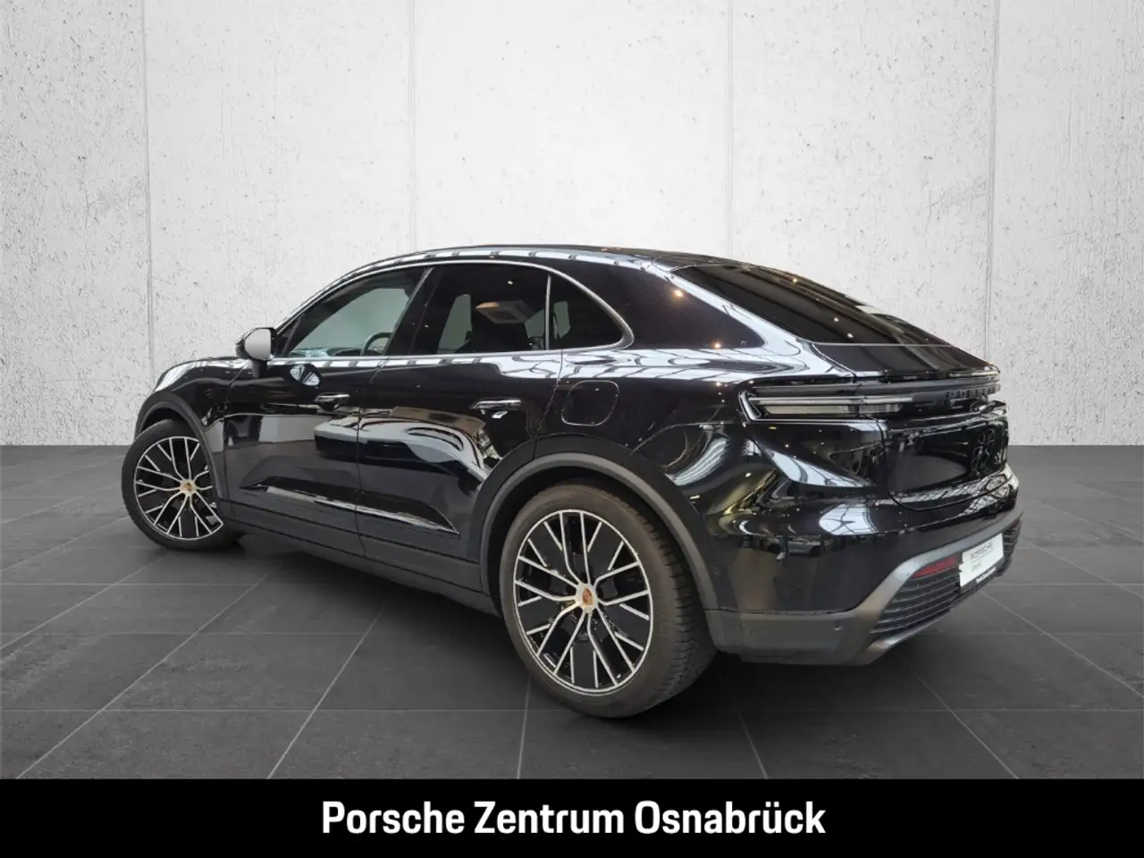 Porsche Macan 4 3