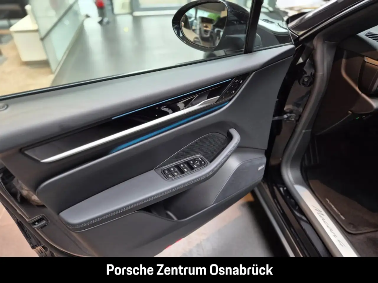 Porsche Macan 4 5