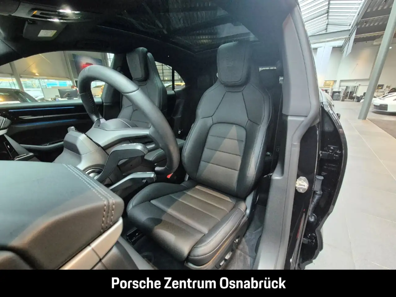 Porsche Macan 4 15