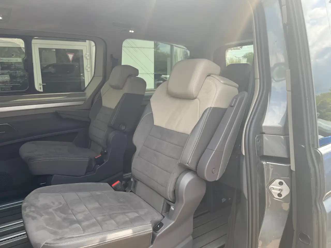 Volkswagen T7 Multivan 8