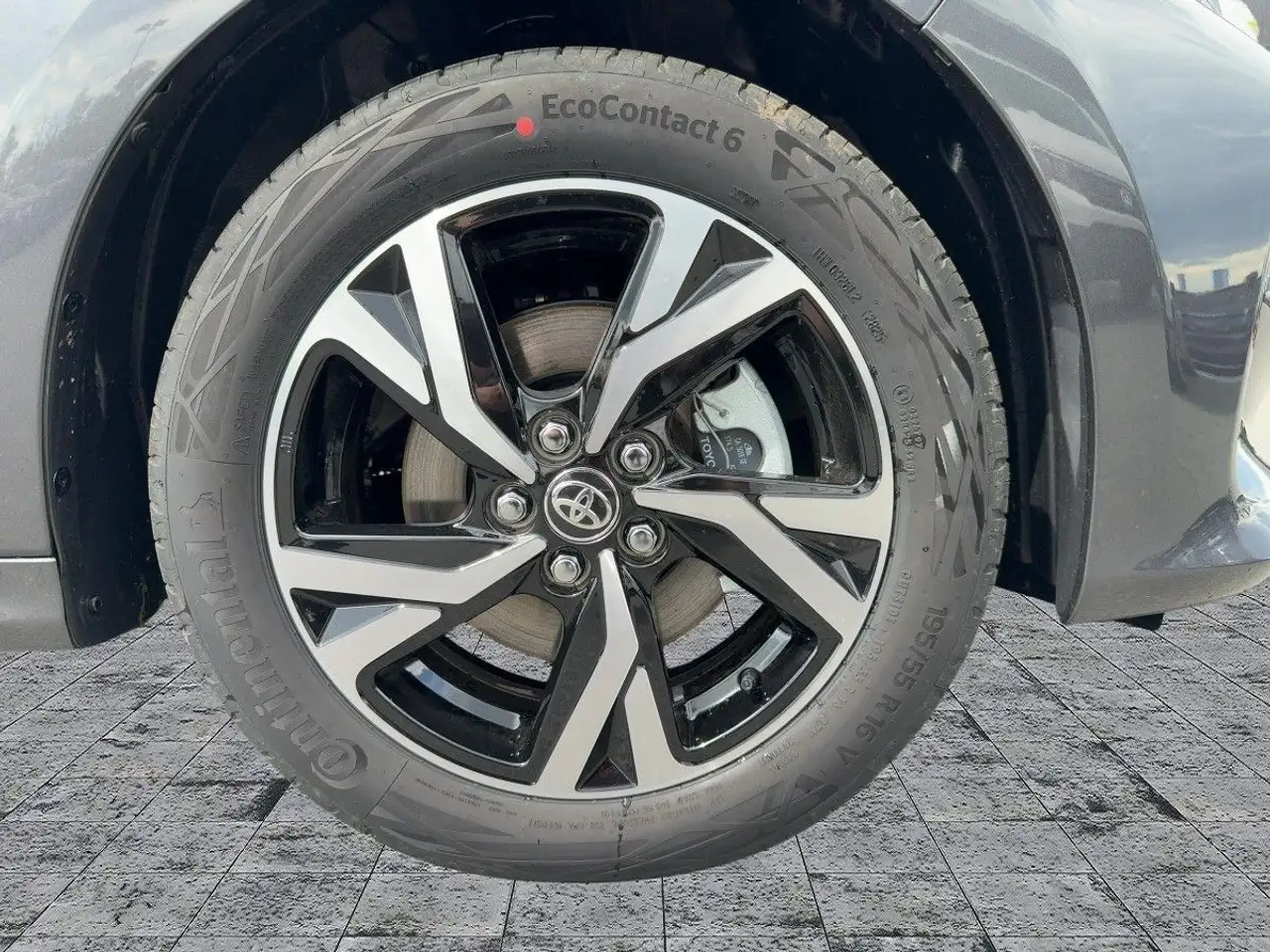 Toyota Yaris 8