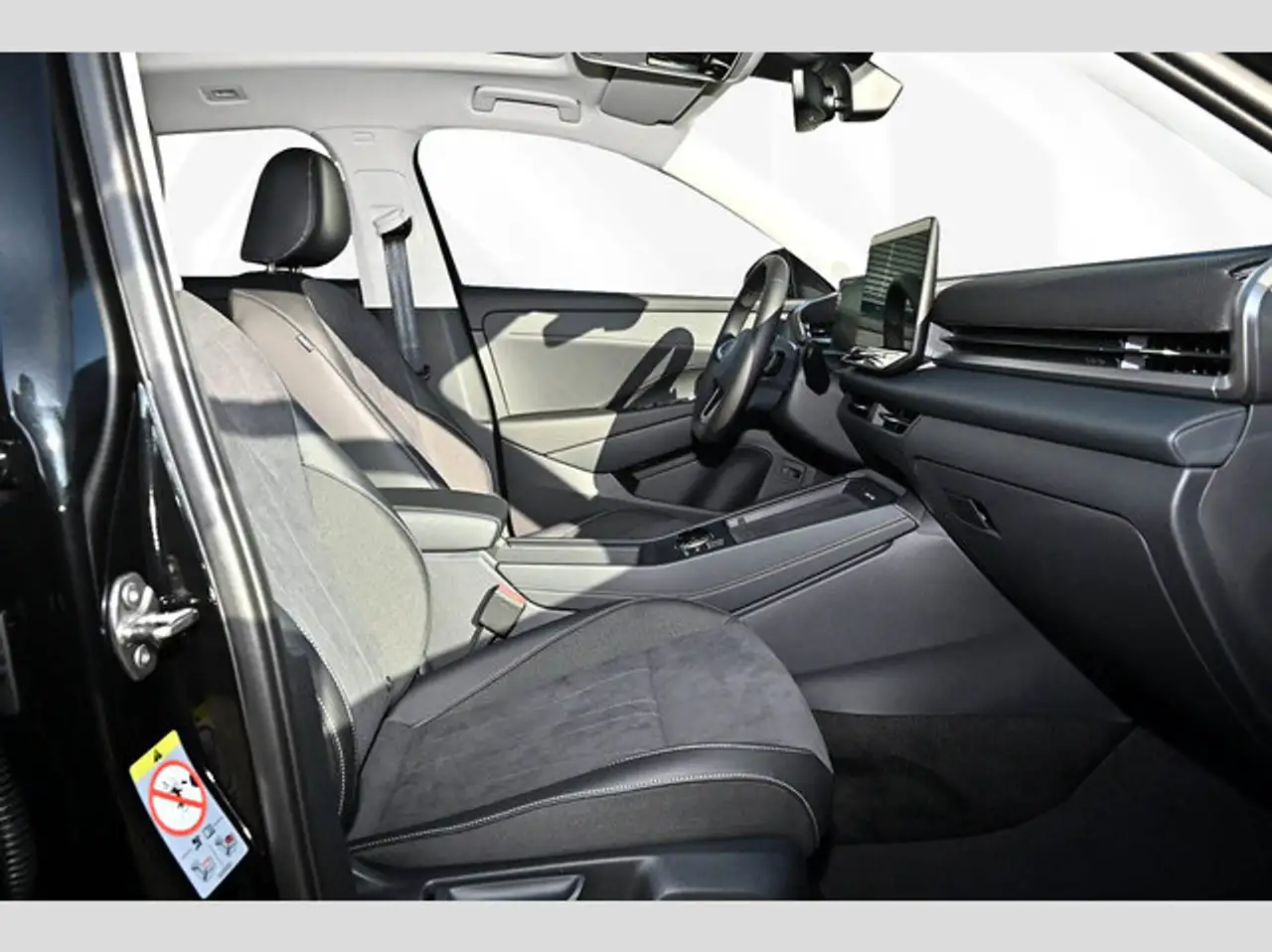 Volkswagen T-Roc 6