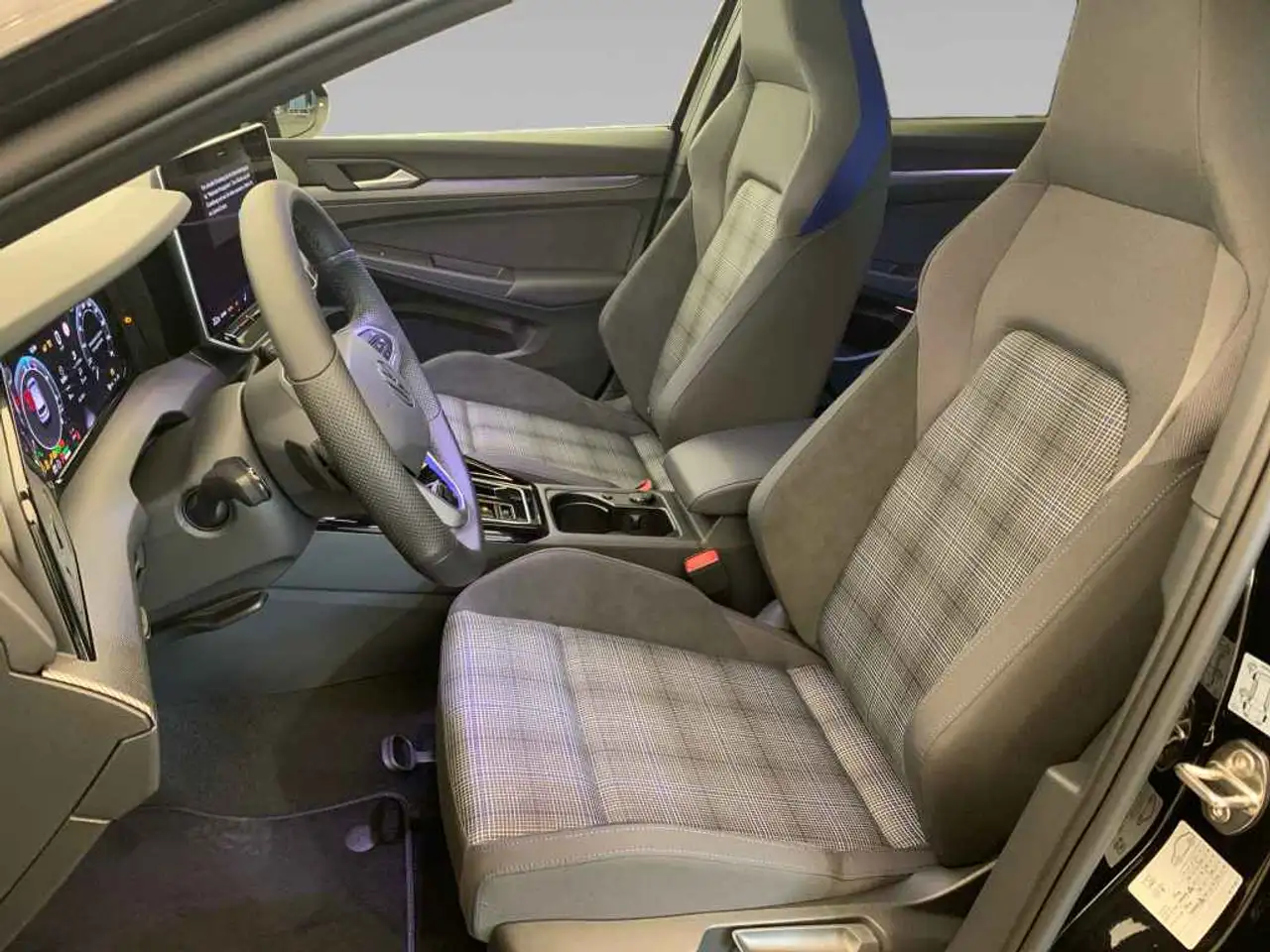 Volkswagen Golf 11