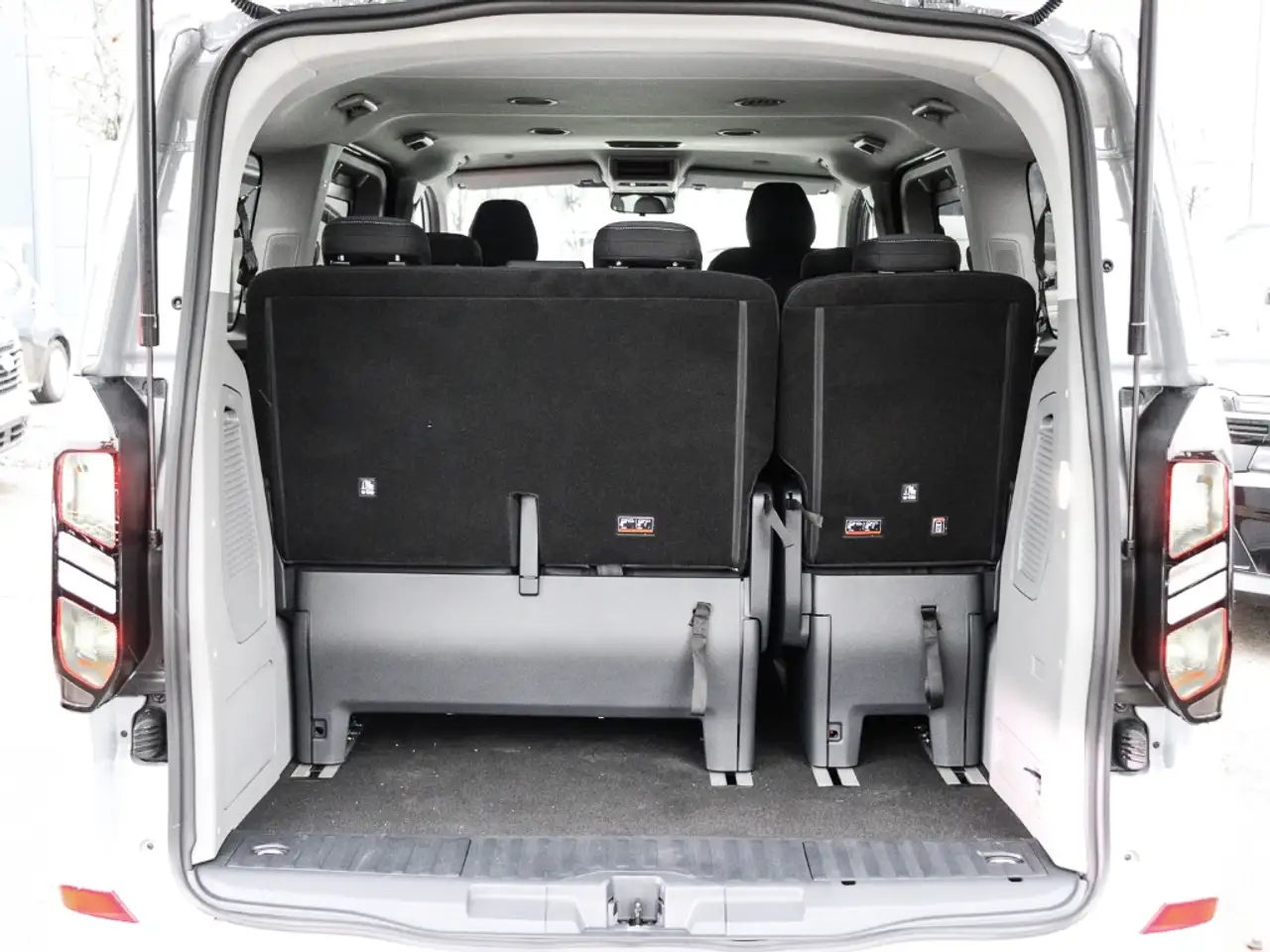 Ford Tourneo 13