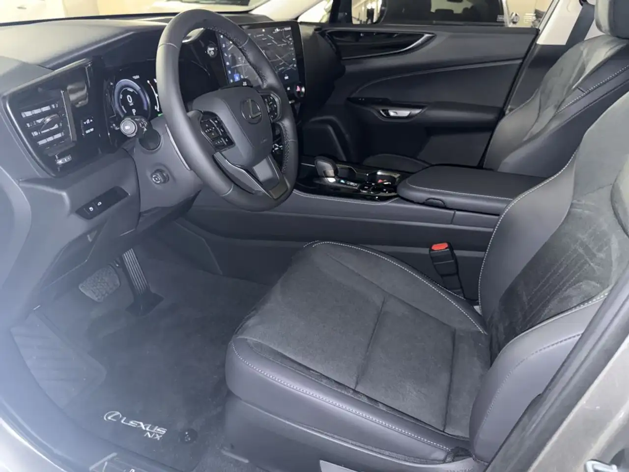 Lexus NX 7