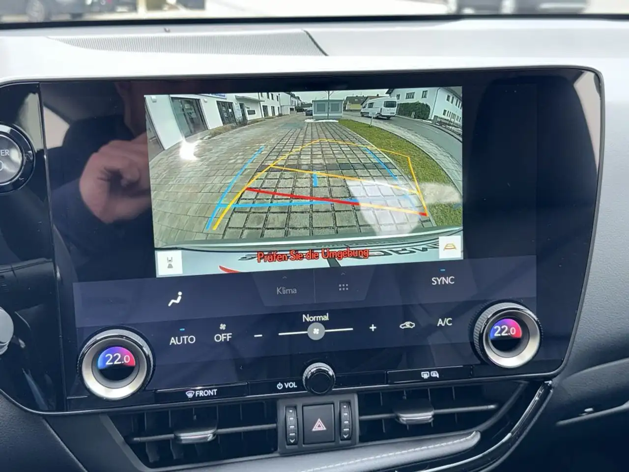 Lexus NX 14