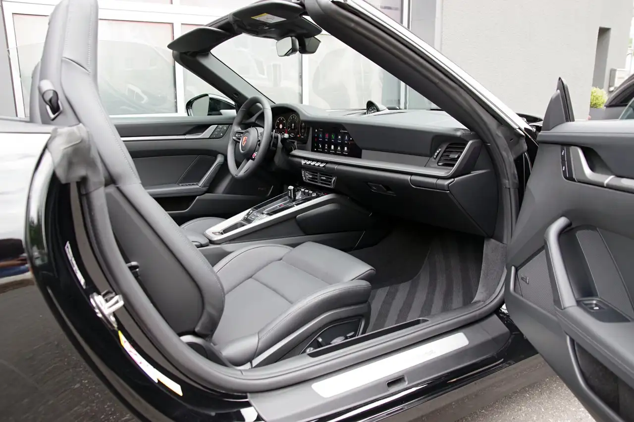 Porsche 992 6