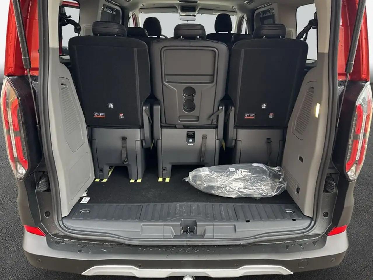 Ford Tourneo 8