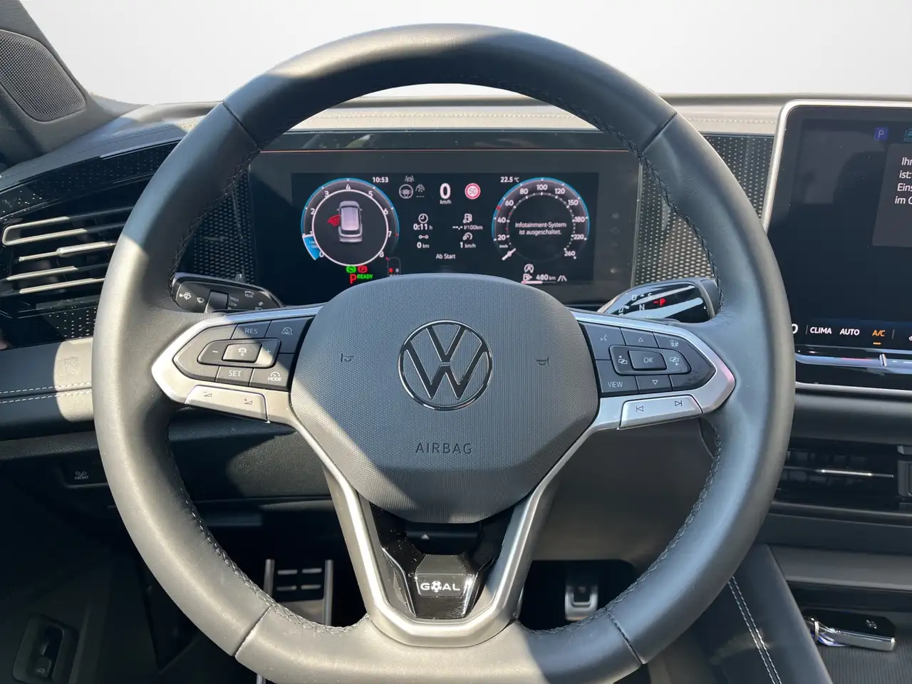 Volkswagen Tiguan 9