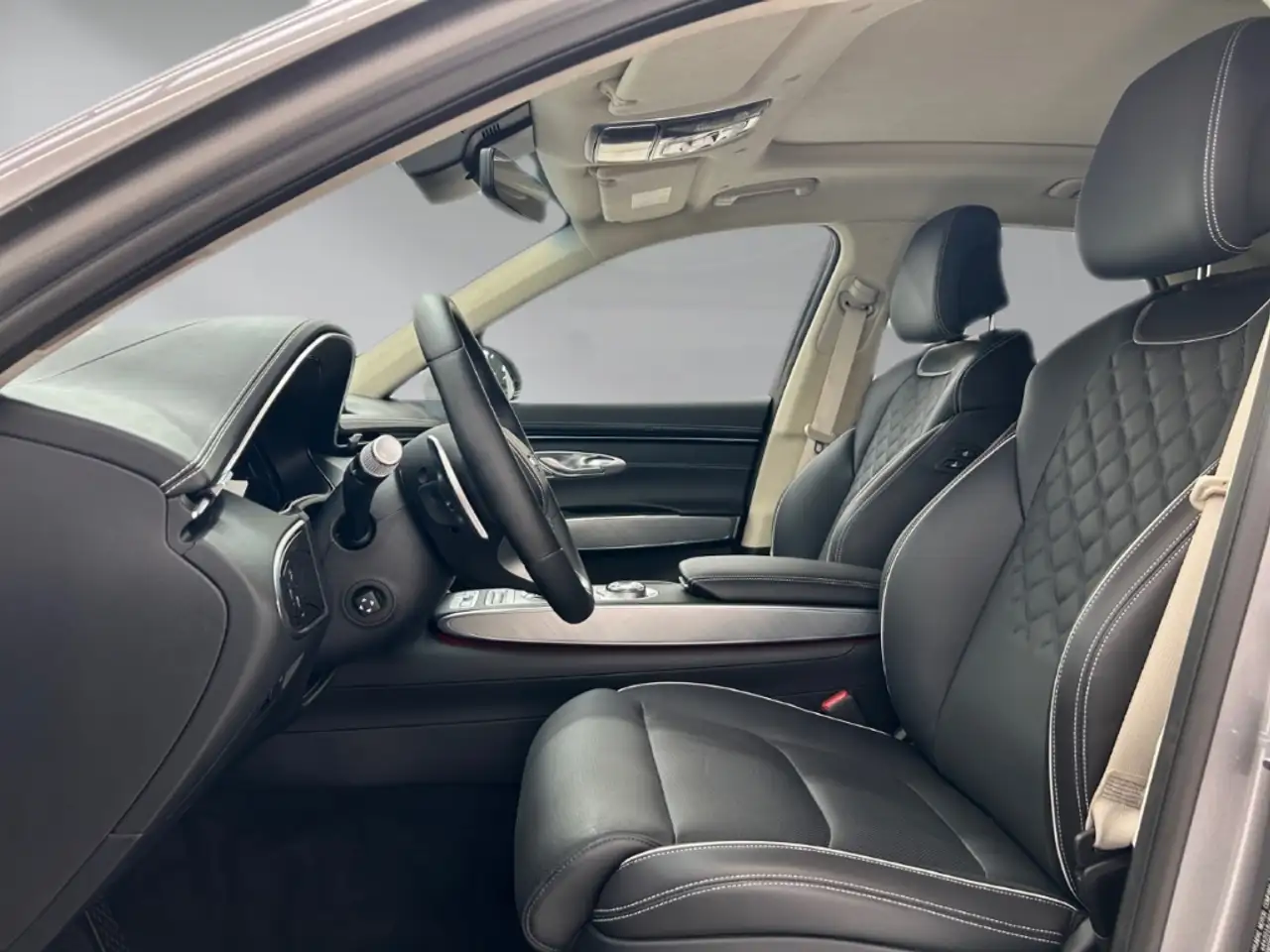 Genesis GV70 10