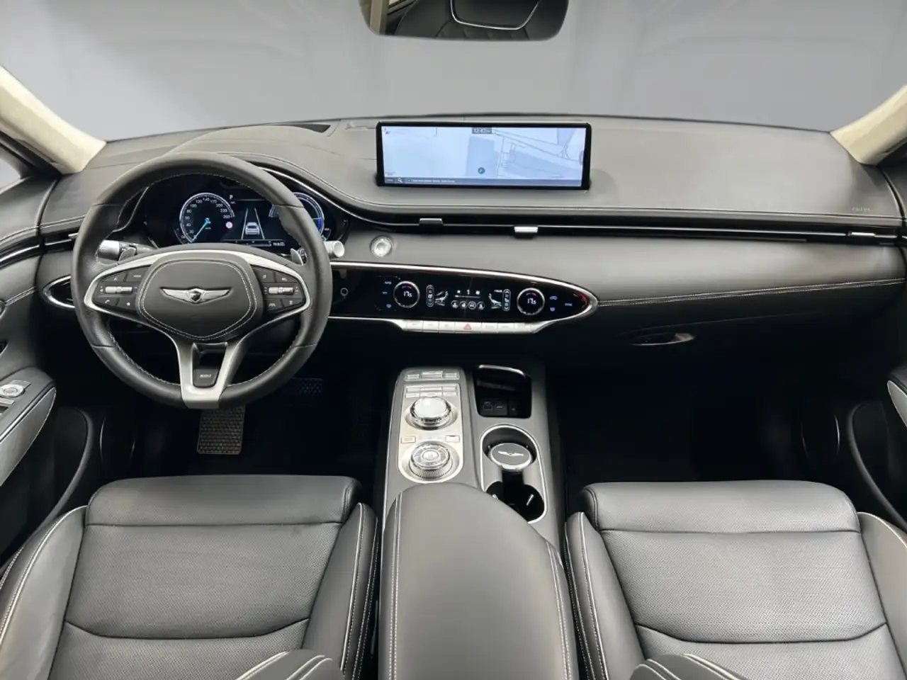 Genesis GV70 12