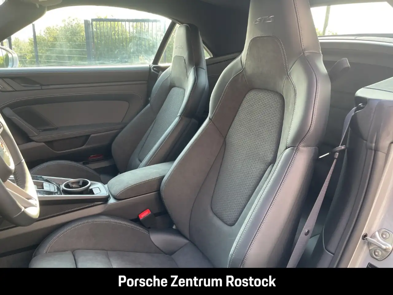 Porsche 992 911 8