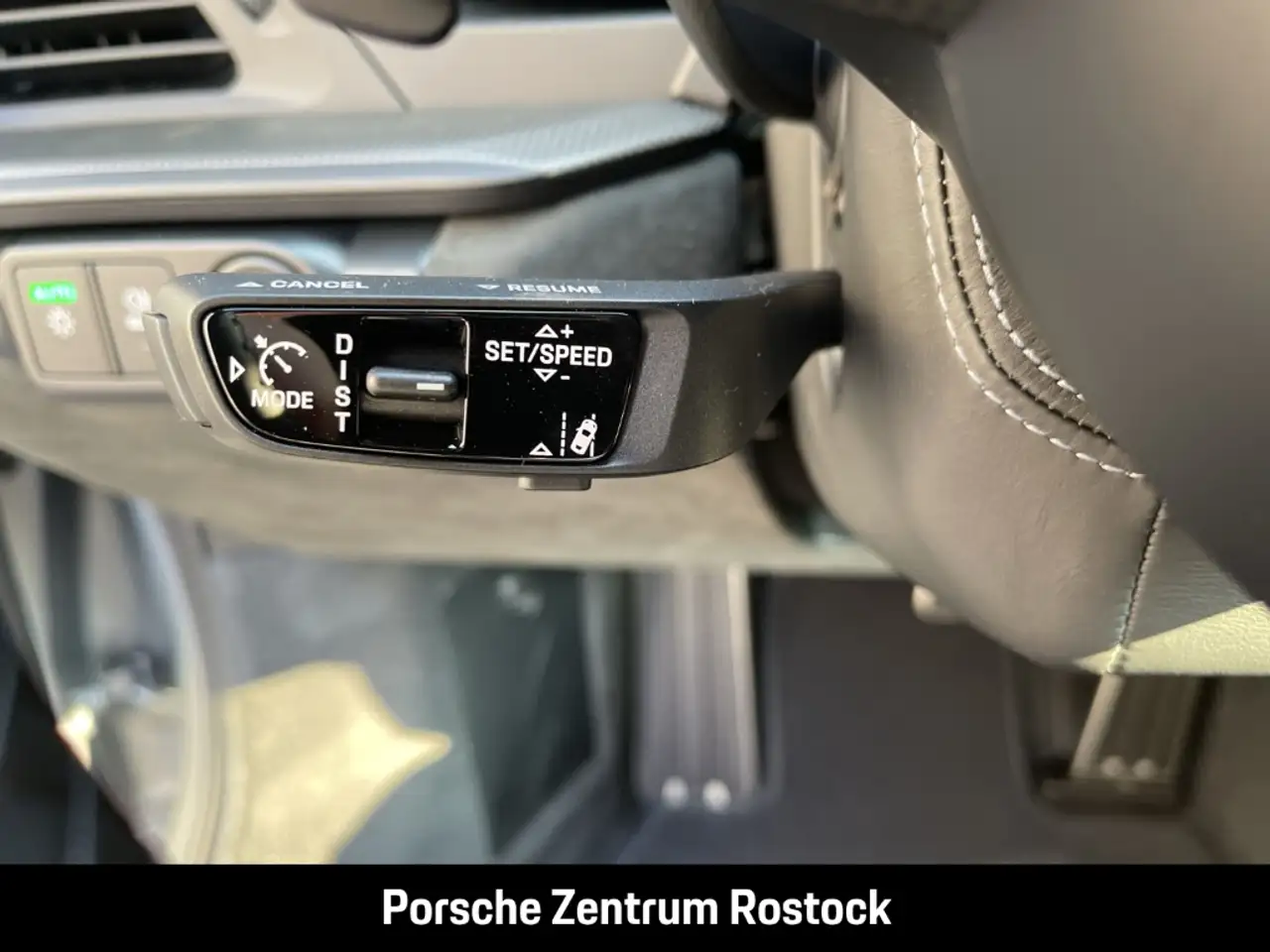 Porsche 992 911 13