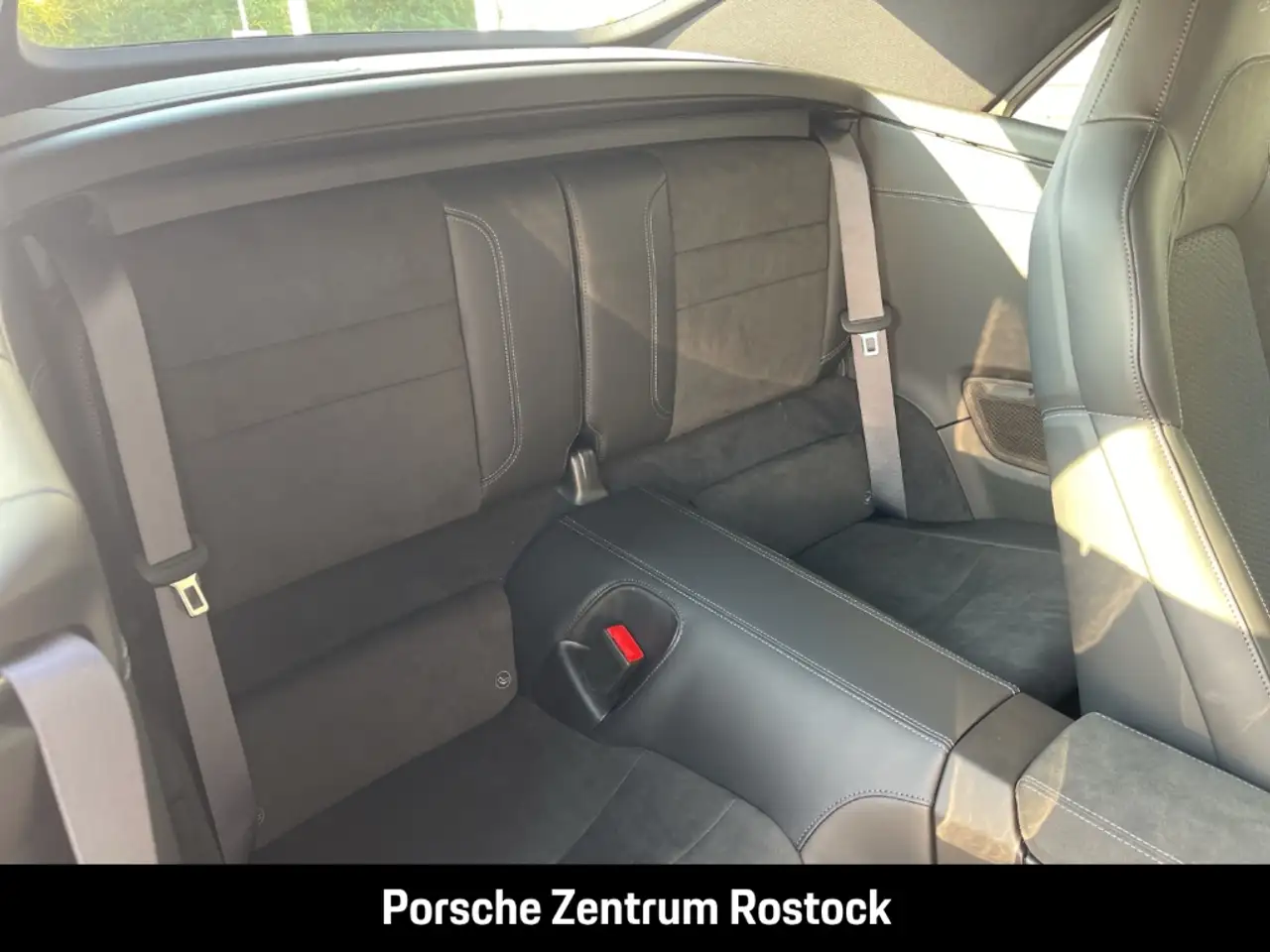 Porsche 992 911 14