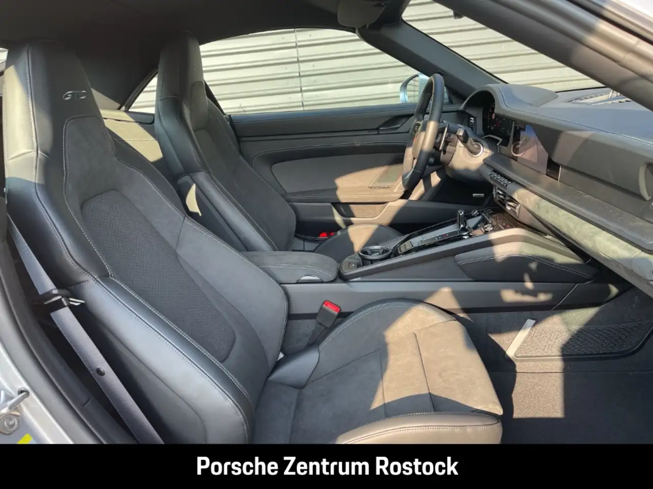 Porsche 992 911 15