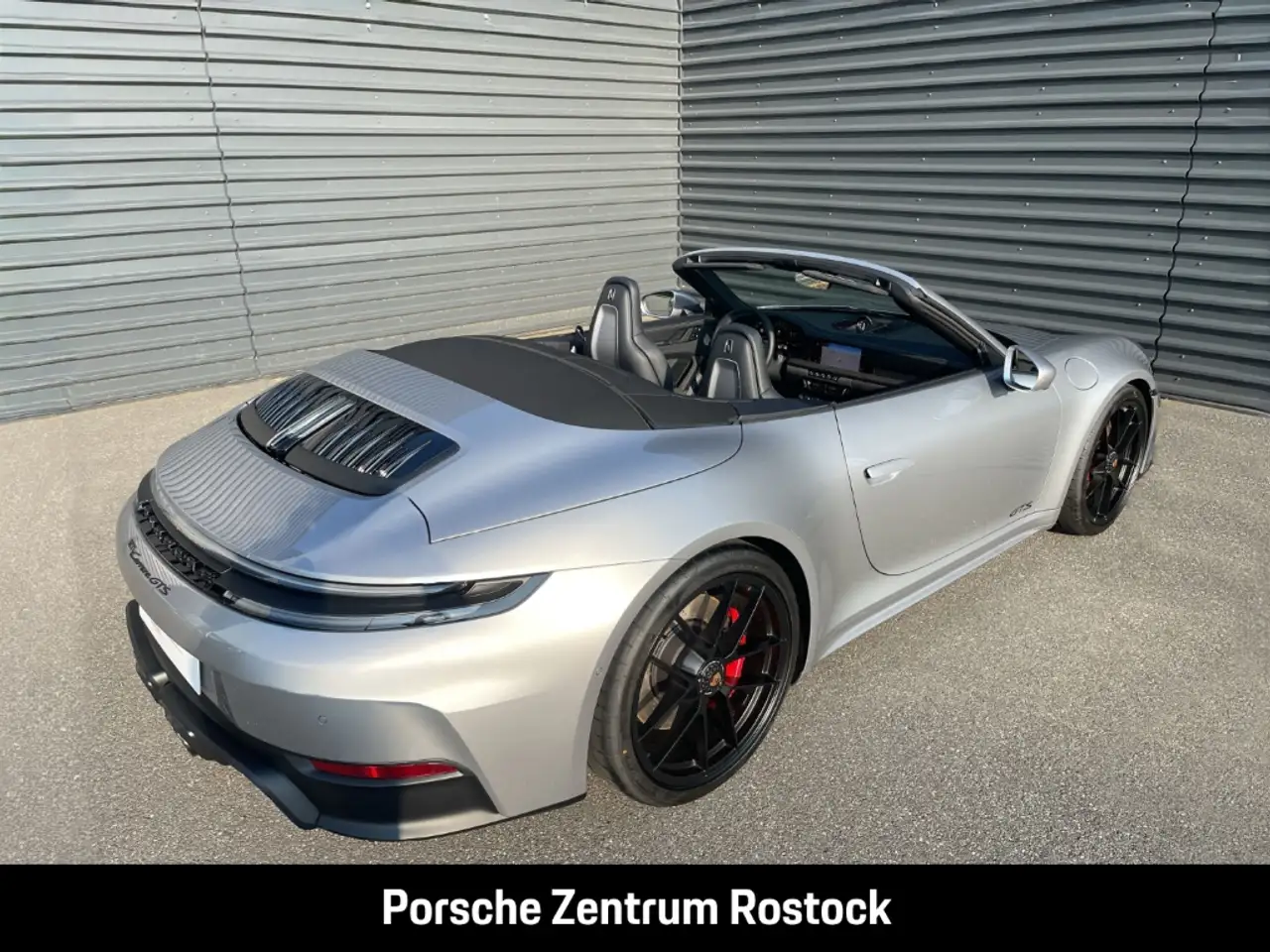 Porsche 992 911 16
