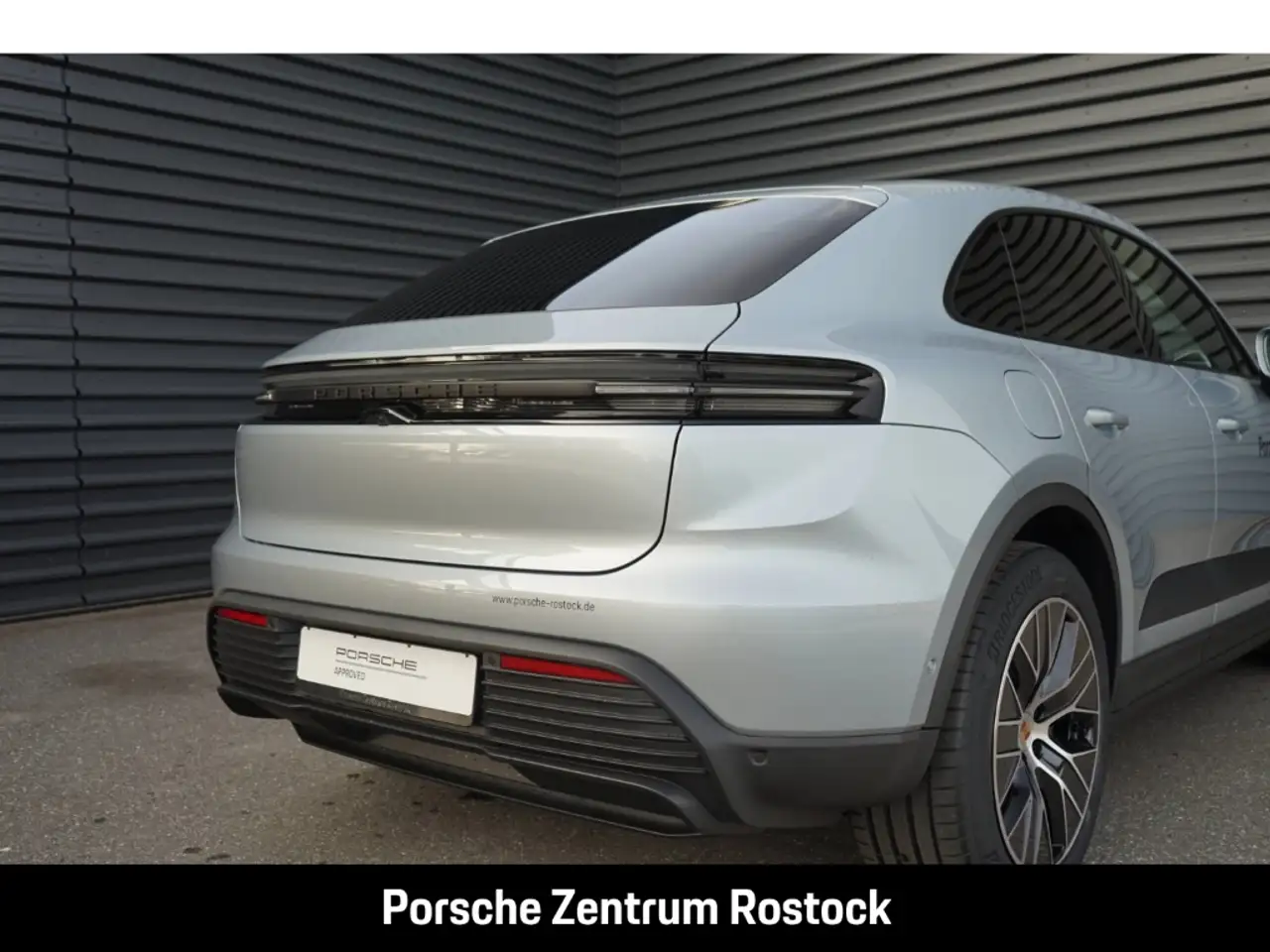 Porsche Macan 4 5