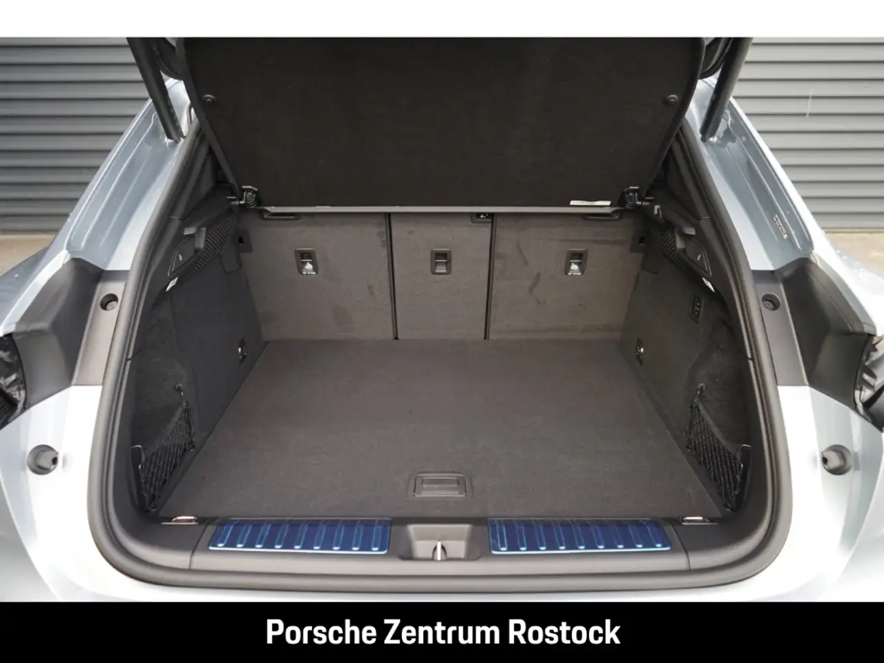 Porsche Macan 4 8