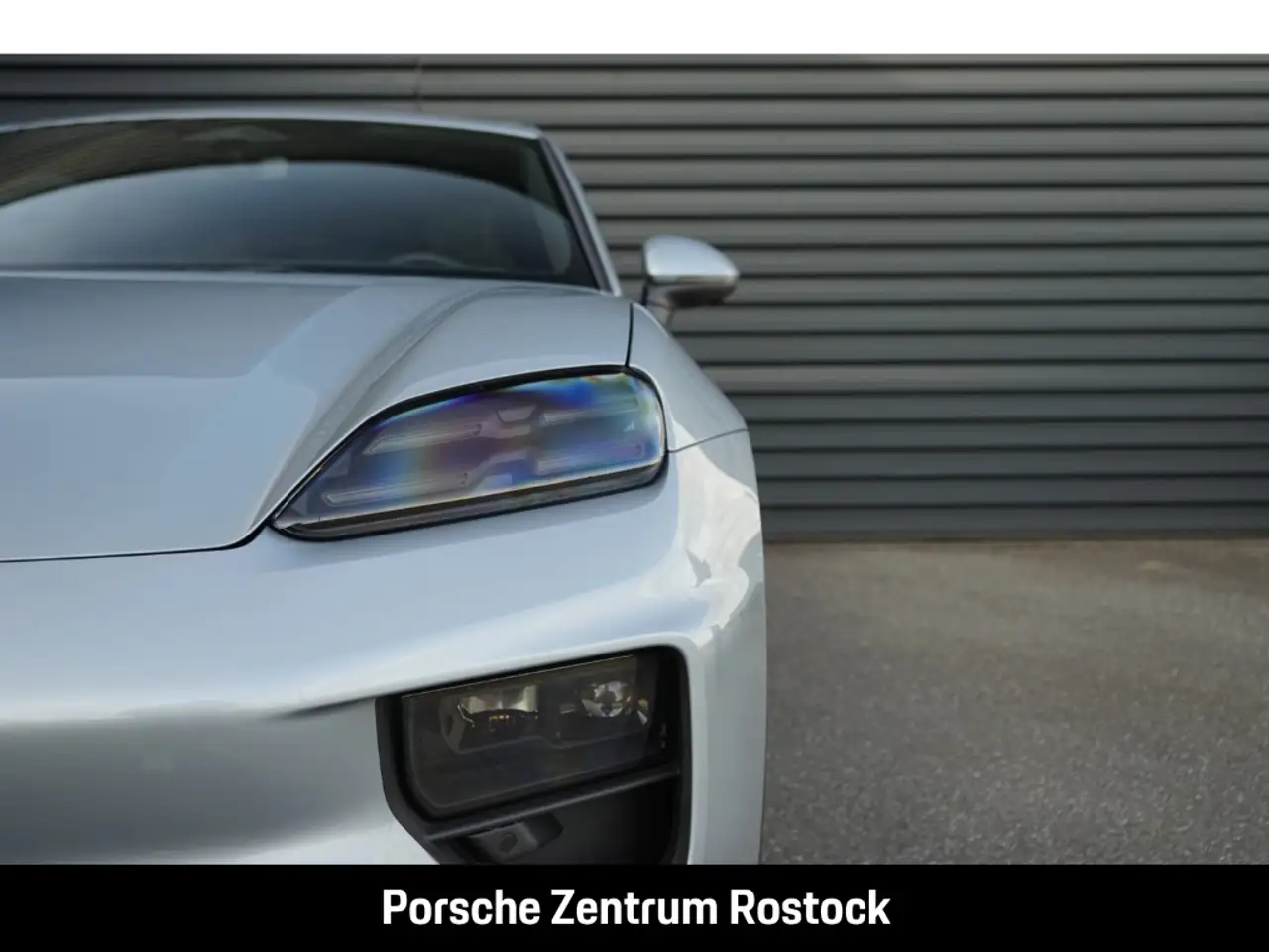 Porsche Macan 4 13