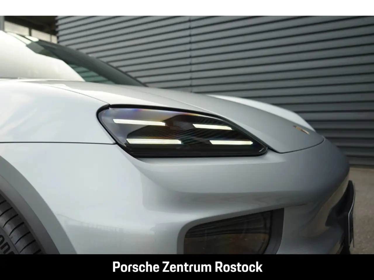 Porsche Macan 4 14