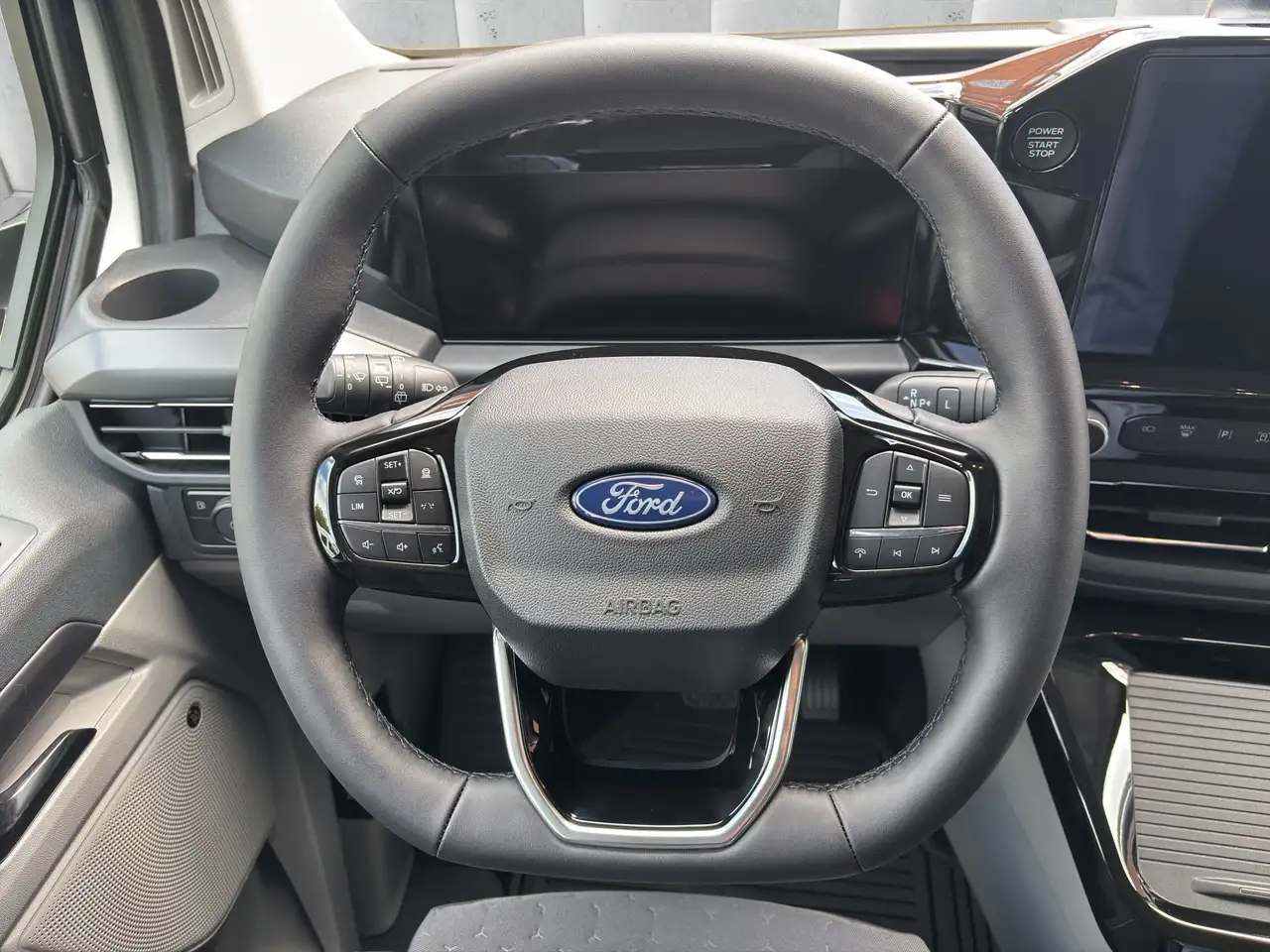 Ford Tourneo 13