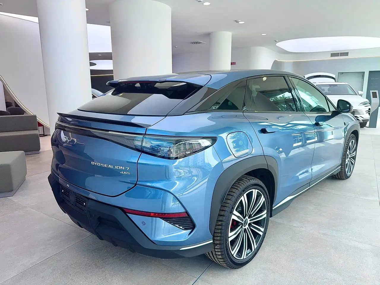 BYD Sealion 7 8