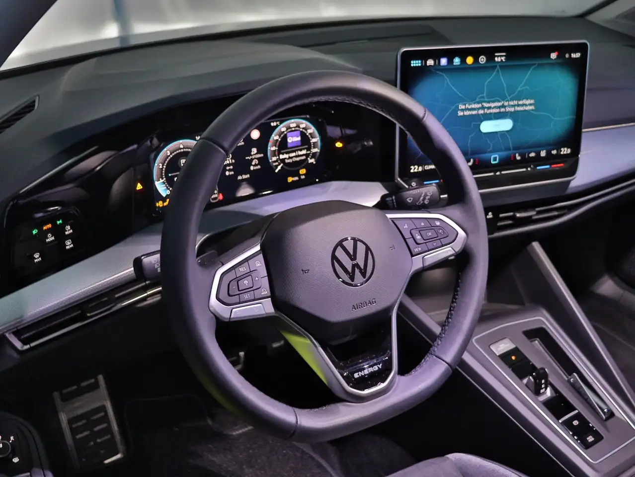 Volkswagen Golf VIII 2